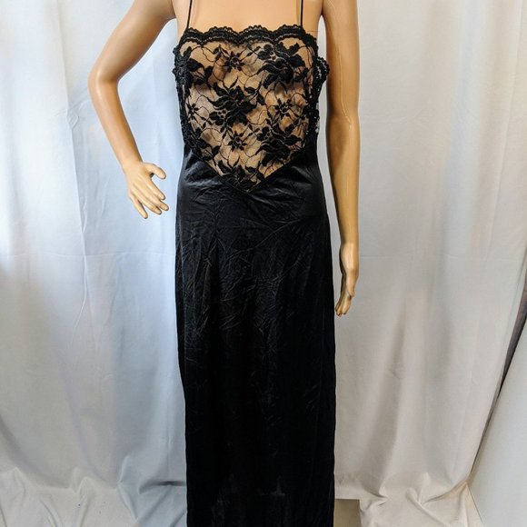 Vintage Other - Vintage black negligee slip with lace top